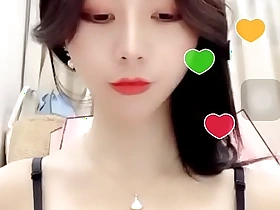Anyone know her Chinese  Cute name pls ?