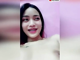Gorgeous girl distance from Thailand masturbates close by great wand