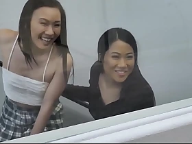 Alona Bloom and Kimmy Kim are starstruck with their stepcousin David Lee when he comes over for the weekend. They still sneak in to see him shower.