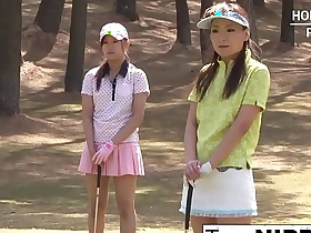 Teen golfer gets her pink pounded on be imparted to murder green