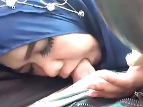 Di Sepong Tante Hijab Dalam Mobil porn xxx 28indo