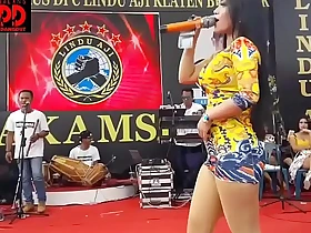 Indonesian crestfallen dance - good-looking sintya riske amoral dance inept hard by stage